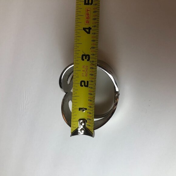 Figure Eight Hinge Cuff Silver - Picture 6 of 8